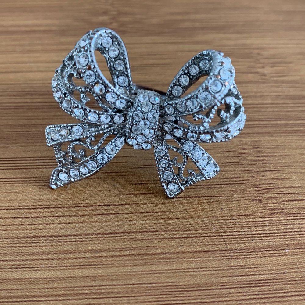 Statement Bow ring